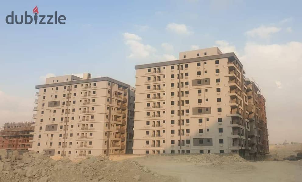 Apartment for sale, 100 meters inside a compound in Zahraa El Maadi, next to Wadi Degla Club, from the owner, installments over two years 26