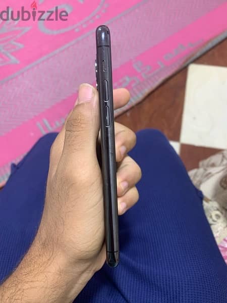 IPhone 11 Pro ايفون 4