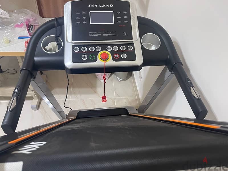 Sky Land treadmill E-1266. 1