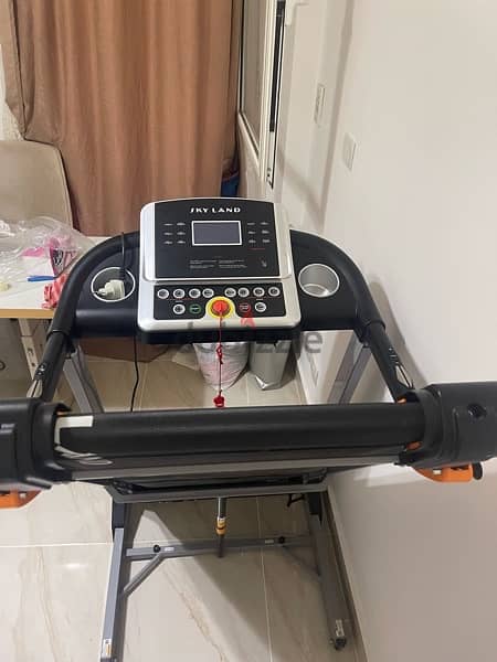 Sky Land treadmill E-1266. 3