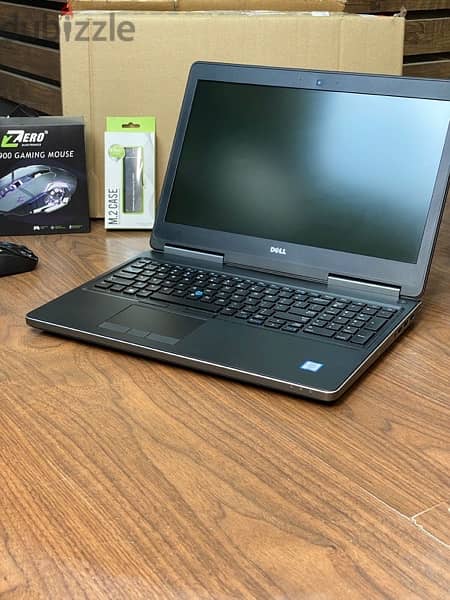 Dell Precision 7520 1