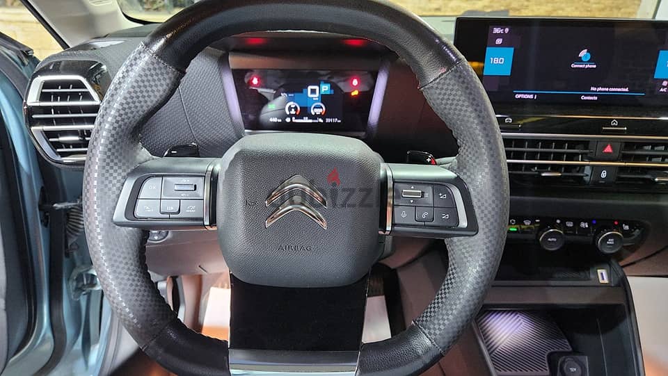 سيتروين C4  توب لاين. shine black interior 2023  فابريكه بالكامل 19