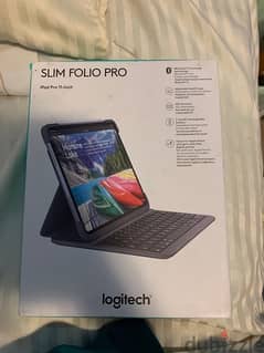 Apple ipad pro 11inch cover with smart keyboard new Logitech