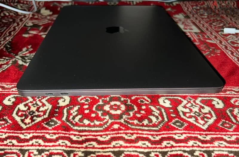 MacBook Pro M1 mint condition 6