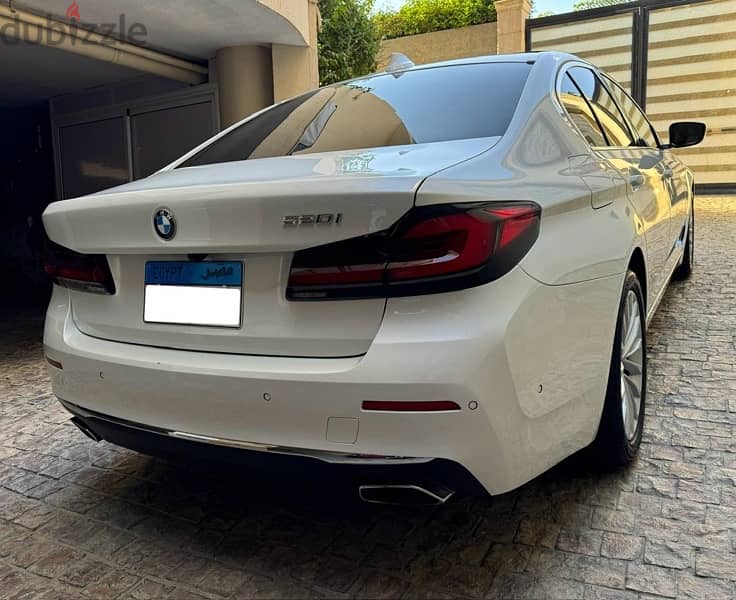 520i Luxury (14000 KM) 3