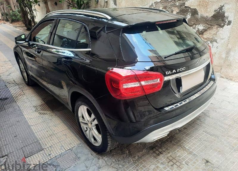 Mercedes-Benz GLA 200 2016  30000km aventgard 4