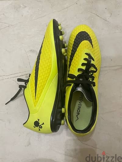 Nike hypervenom soccer shoe حذاء كرة قدم نايك