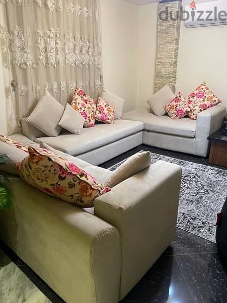 living room 3 corners very very good condition 5