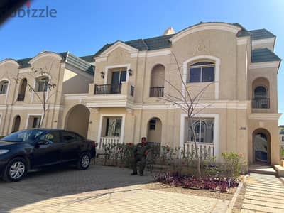 Town house corner للبيع  استلام فوري بسعر مغري جدا في لافينير Lavenier