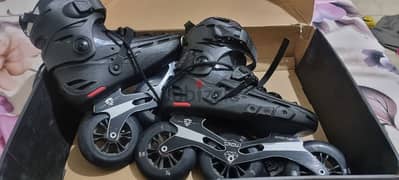 f110x skate roll three wheels