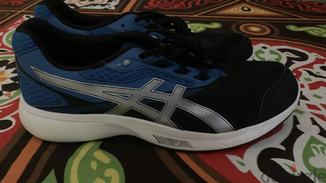 ASICS size 45 2