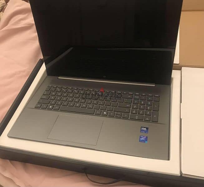 HP ENVY 17.3 Inch (New not used at all) وارد الخارج السعر نهائي 0