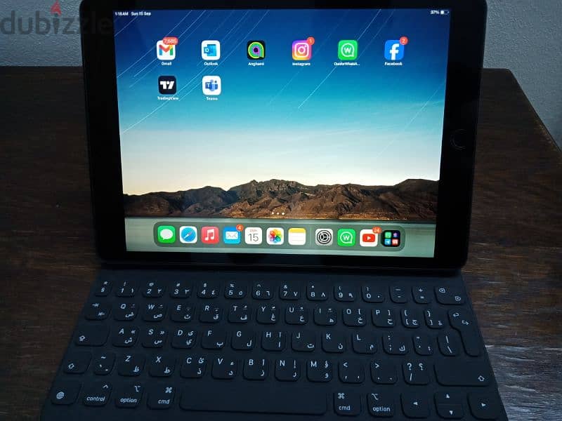 iPad 9th 9 generation + cellular (sim card) 64Gb with smart keyboard 0