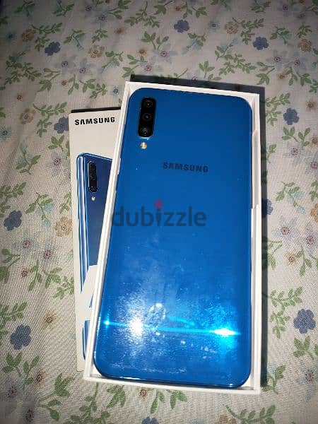 Blue Samsung A50 ( without charger ) 1