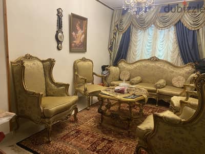 صالون ذهبي