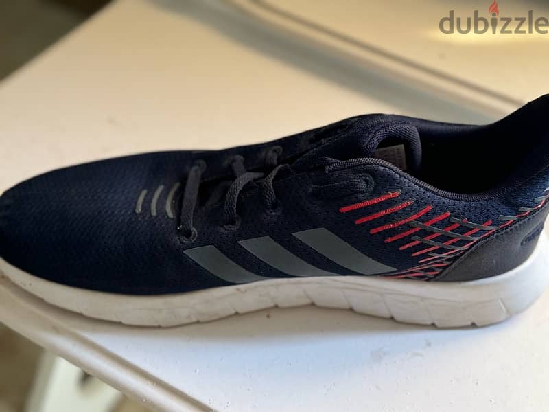 كوتش اديدس وارد الخارج مقاس ٤٤. ٥٠ adidas 1