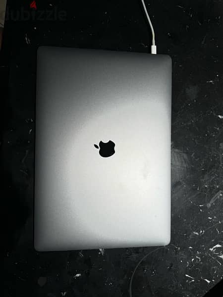 Macbook pro 2019 , core i9 1