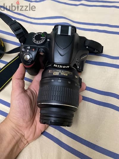 Nikon D3200 with 18-55 lens - as new condition (with a free bag)