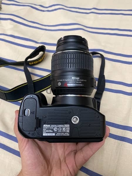 Nikon D3200 with 18-55 lens - as new condition (with a free bag) 3