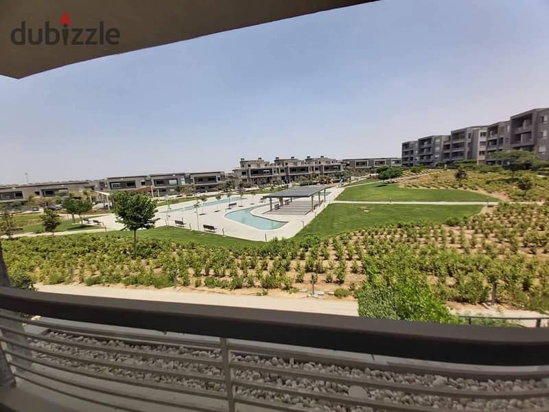 Villa for sale in New Giza District One 7