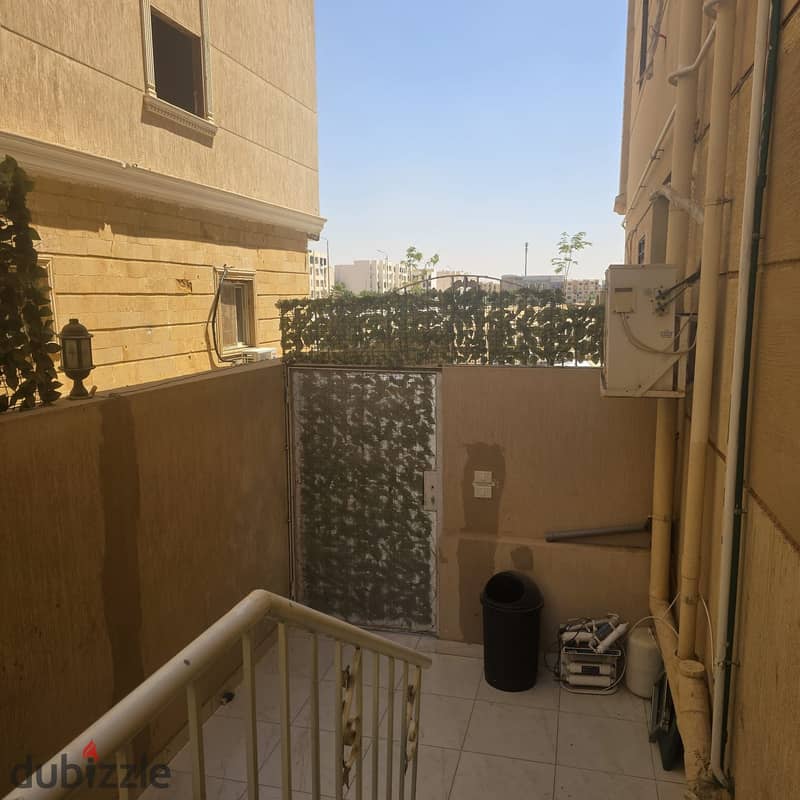 Apartment For sale,140+90m Garden in El shorouk 3 6