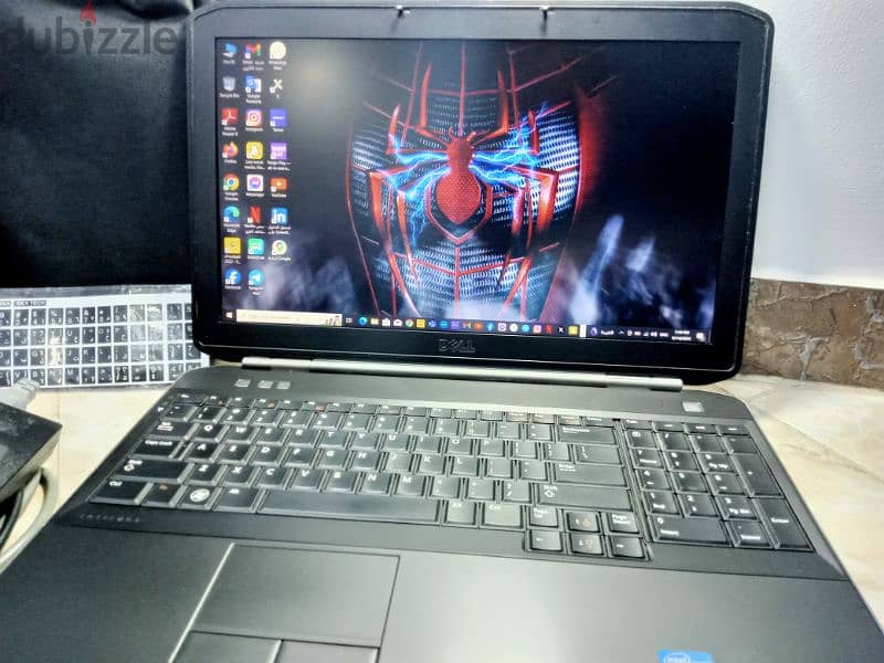 Dell latitude core i5 رام ٨ وهارد ٥٠٠ 8