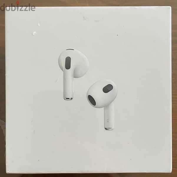 AirPods (3rd generation) with MagSafe Charging Case 1