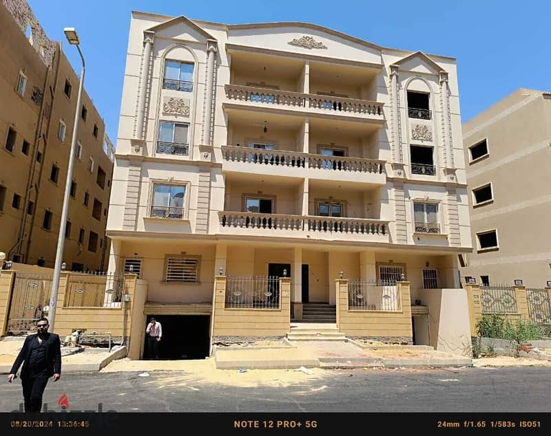 Ground floor duplex + basement + large garden for sale in Shorouk, 251 meters and 74 meters (rear), garden, immediate receipt directly from the owner, 1