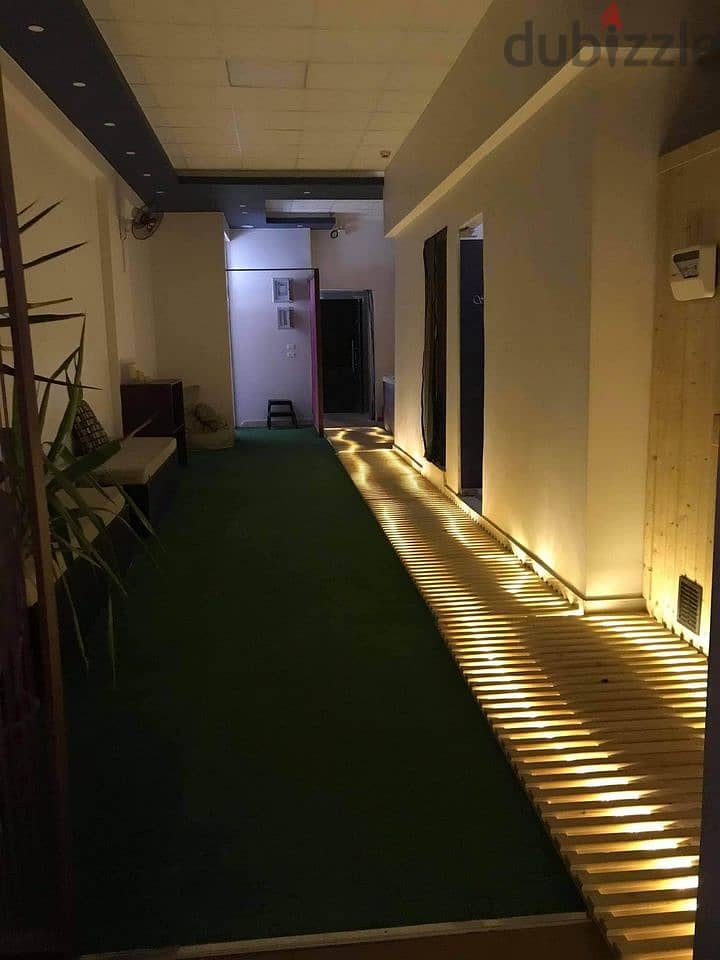 Beauty center for rent بيوتي سنتر للايجار ارقى احياء مدينه الشروق 2