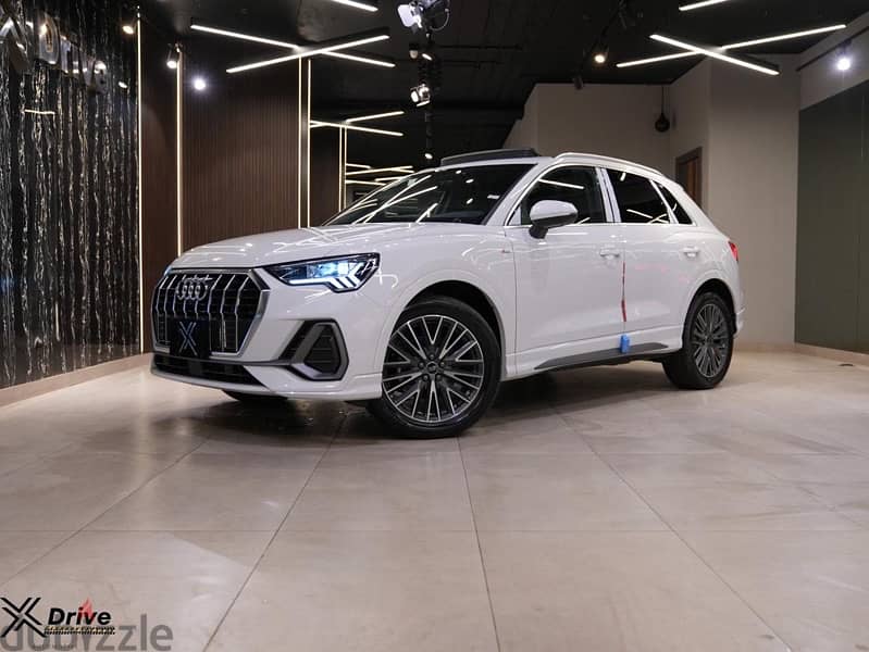 Audi Q3 S-LINE 2024 1