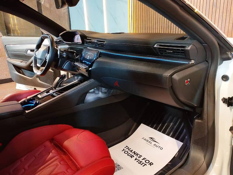 بيجو 508 Peugeot  GT MAX Red Interior 11