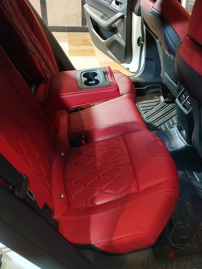 بيجو 508 Peugeot  GT MAX Red Interior 17