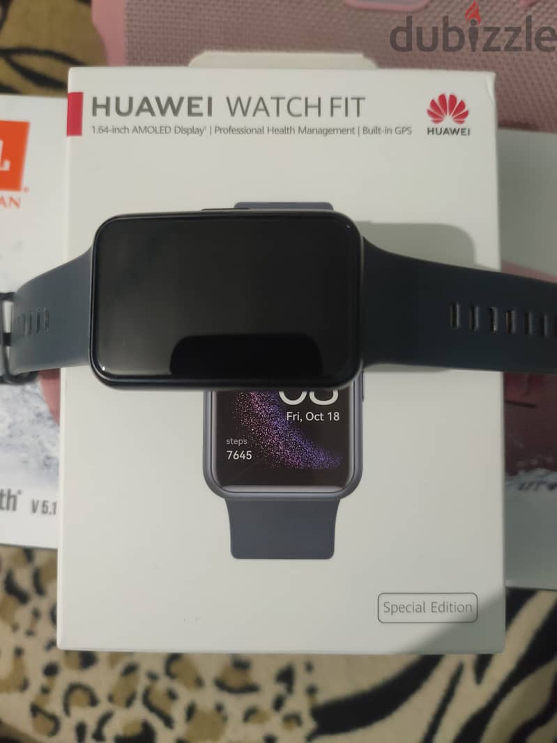 سماعة JBL charge5 وساعة Huawei fit se 0