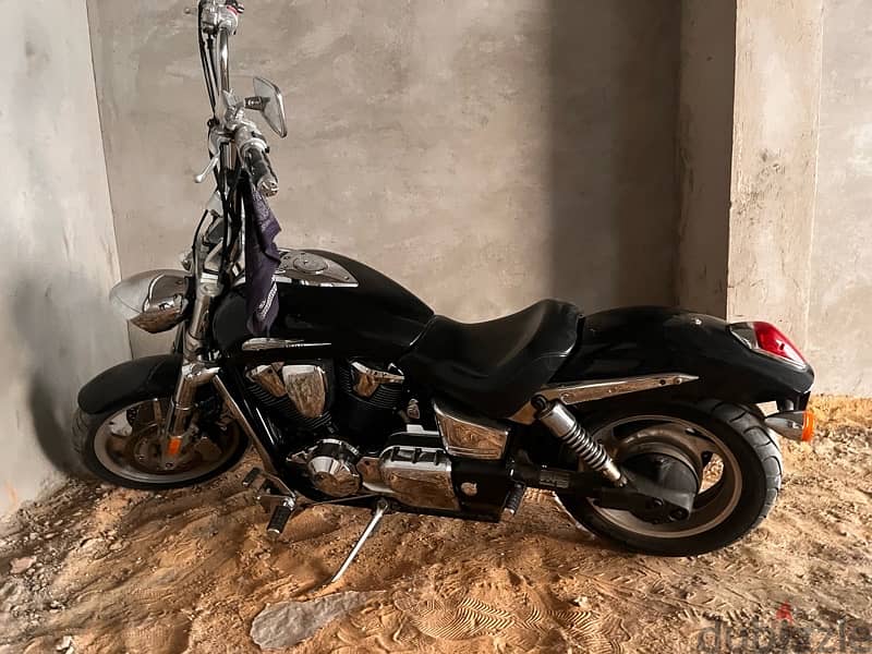 Honda vtx 1800 type c . . model 2005 fully loaded 6