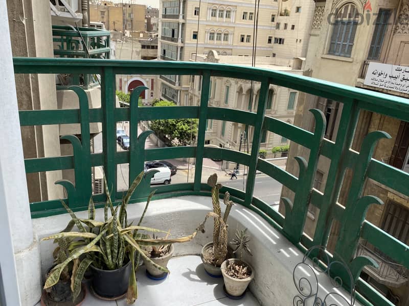 High Ceiling Garden City Sublet, month to month only. 12