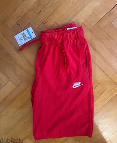 Nike NSW Club red shorts