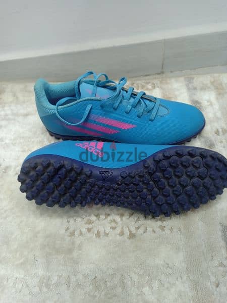 حذاء adidas 2