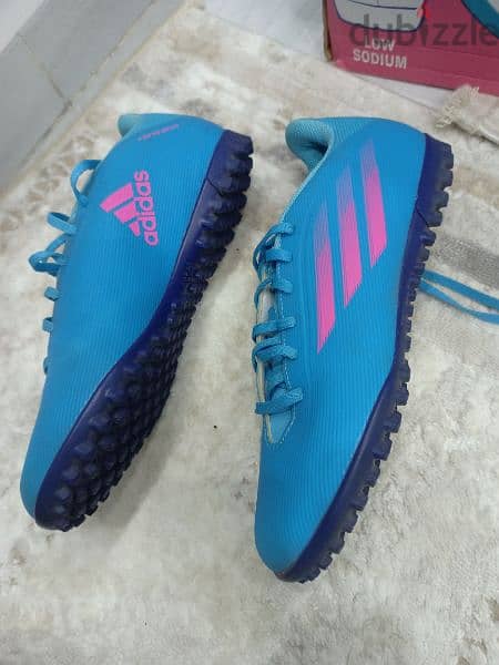 حذاء adidas 4