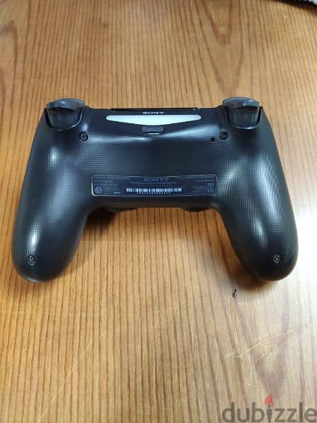 original PS4 controller / دراع بلايستيشن 4 الاصلي 3