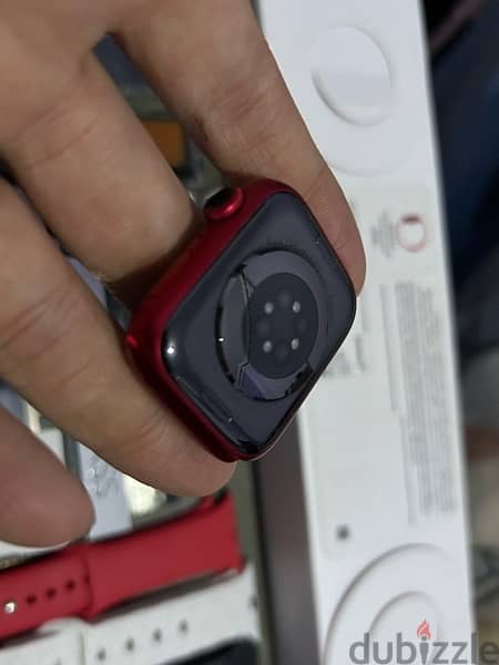 Apple Watch series 8 45MM Red 3