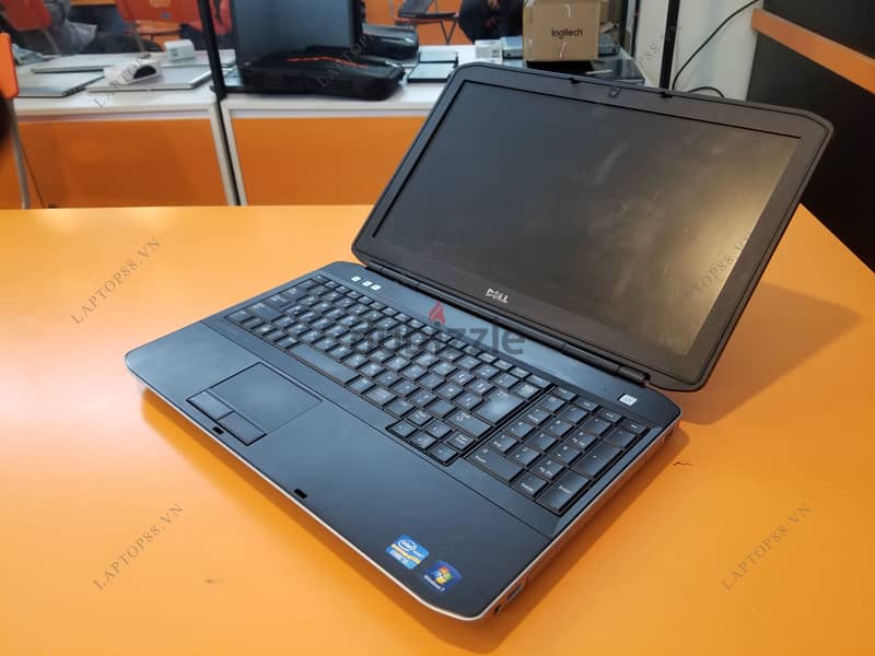 Dell Latitude 5530 1