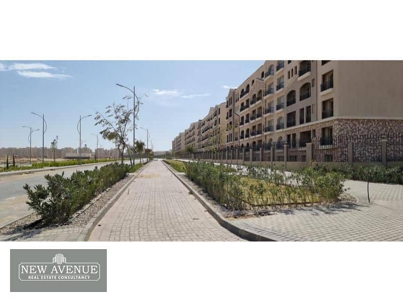 Town house Resale in Green Square | Delivered 4