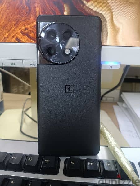 oneplus11r. like new 1