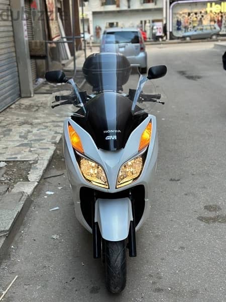 Honda forza 2014 300cc 5