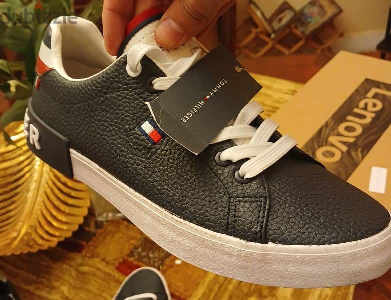 Tommy Hilfiger Men's Sneakers Size 41 Memory Foam جزمة رجالي 7