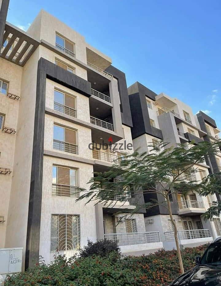 Two-room apartment for sale, fully finished, in front of Hyde Park and near the AUC in Fifth Settlement, with a 5% down payment in The Crest compound 7