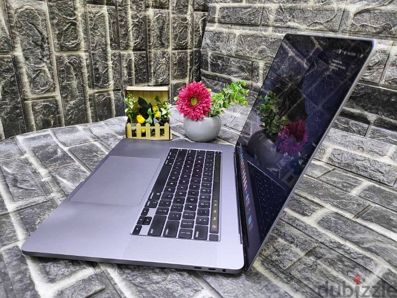 MacBook pro 2019 i9 1