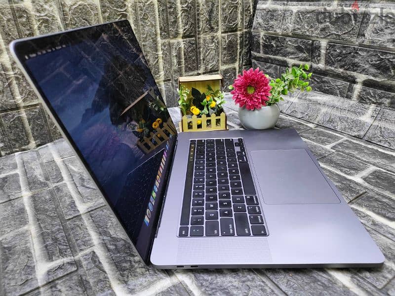 MacBook pro 2019 i9 2