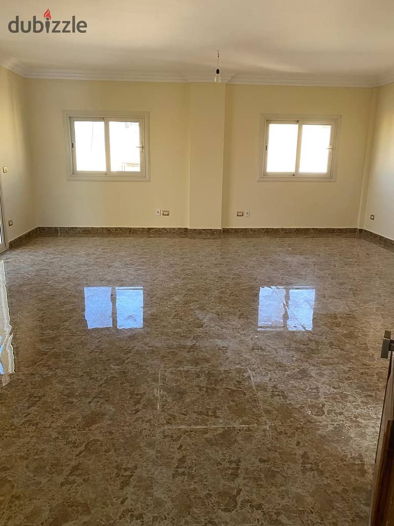 Roof for rent 180 m in the fourth district, area 6 18