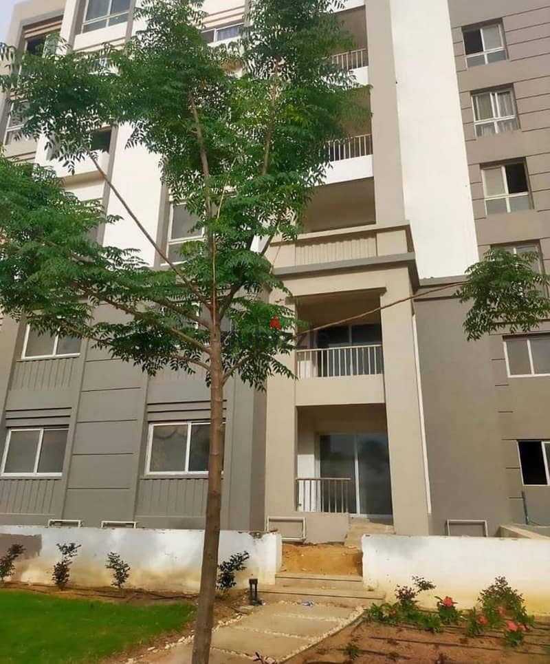 125 sqm apartment for sale, 2 rooms, in Hyde Park Compound, Fifth Settlement, in front of Mivida, with a 10% down payment and installments over 8 year 8